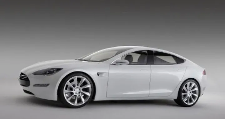 Tesla Model S: immagini e dati tecnici ufficiali