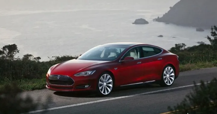Tesla Model S: negli Stati Uniti è una fra le auto più sicure