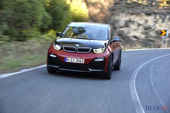 BMW i3 s: primo contatto con la compatta elettrica