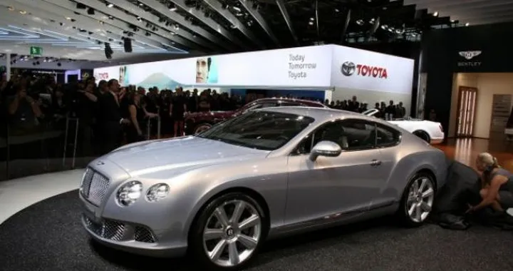 Bentley: un terzo modello per aumentare le vendite