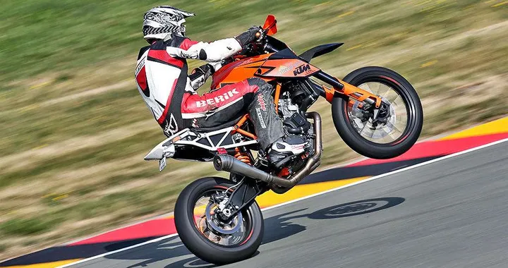KTM 1290 Supermoto R by Racetool: Arancia Meccanica!