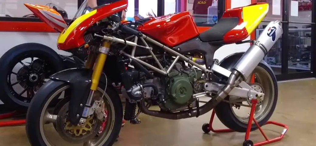 Ducati Supermono: il rombo del Desmoquattro monocilindrico!