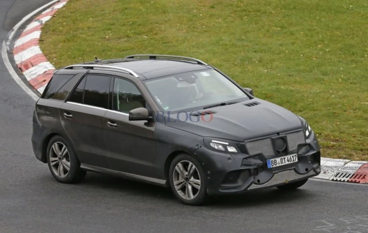 Mercedes ML Plug-In Hybrid: foto spia al Nurburgring