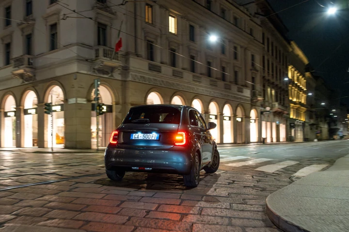 Fiat 500e, la versione dedicata a Giorgio Armani