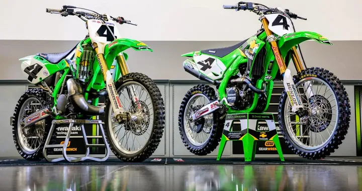 Kawasaki KX450SR Ricky Carmichael Replica: omaggio al 2001