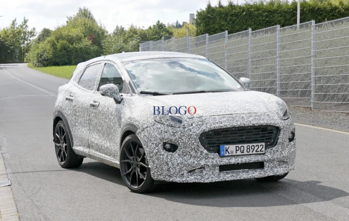 Ford Puma: foto spia della versione sportiva ST