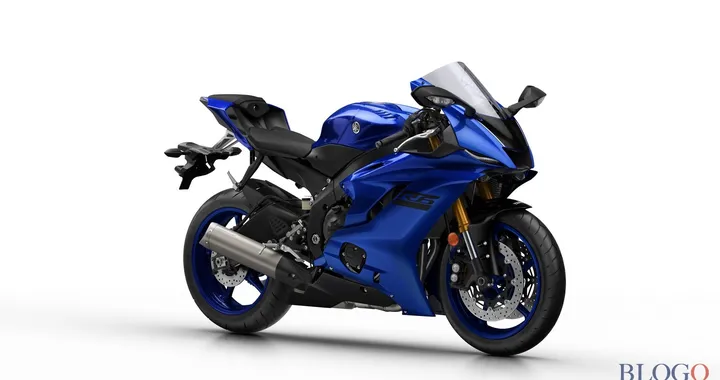 Una Yamaha R6 intona la canzone "tanti auguri a te"