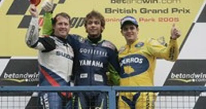 Rossi dominatore di Donington Park