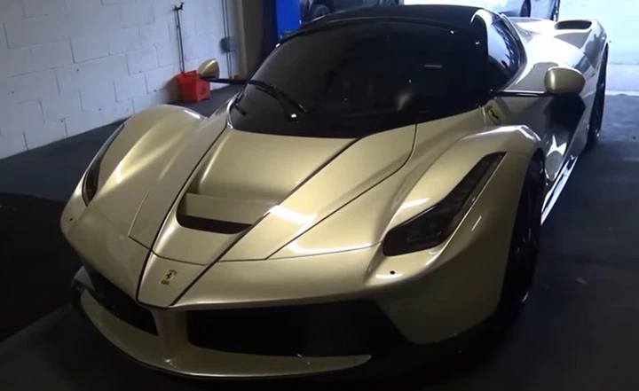 Auto dei vip: la Ferrari LaFerrari Aperta di Gordon Ramsay