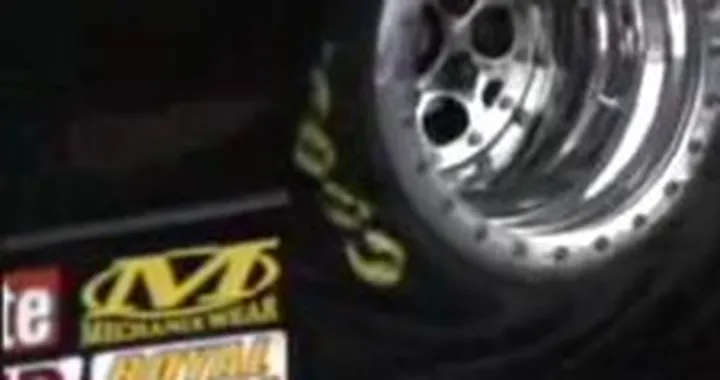Dragster in slow-motion: gomme come stracci