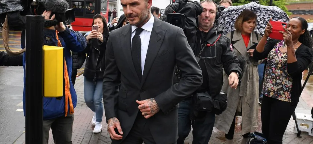 Smartphone alla guida: patente ritirata a David Beckham per sei mesi