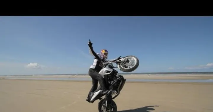 Chris Pfeiffer sposta il suo stunting sulla sabbia /video