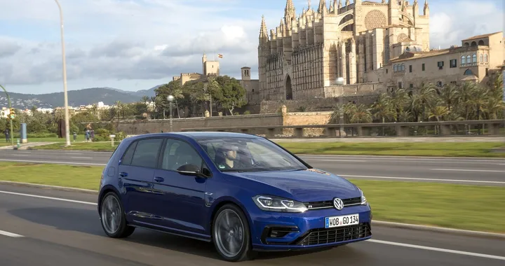 Volkswagen Golf R: in arrivo un motore a 5 cilindri?