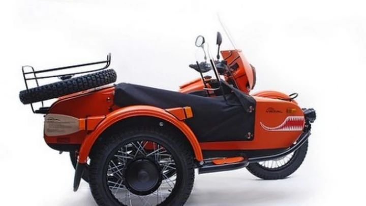 Ural Yamal Special Edition 2012, con pagaia di serie
