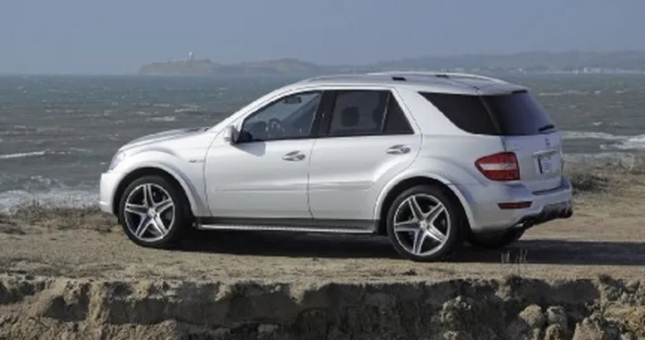 Mercedes Ml63 Amg 10th Anniversary e Performance Studio: due versioni per celebrare il decennale della Ml55