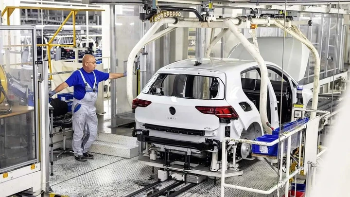 Se anche il gigante barcolla, allarme occupazione per l'industria auto tedesca