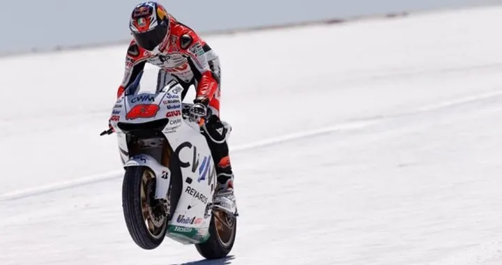 MotoGP: Jack Miller su un lago salato con la Honda RC213V-RS