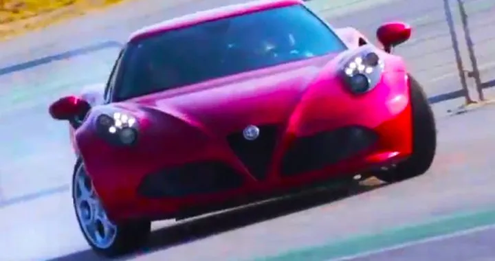 Alfa Romeo 4C: Drifting con Philippa Morson in Video