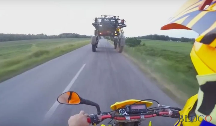 Sorpasso in moto davvero insolito [Video]
