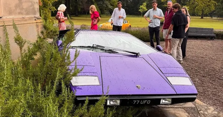 Nel Paese degli spettri la Lamborghini si anima da sola: il mistero