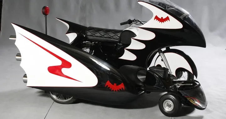 Yamaha 250 Bat-Cycle: la leggendaria moto di Batman torna protagonista