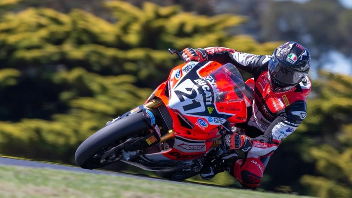 Troy Bayliss, vittoria a Phillip Island e 3° posto nell'ASBK