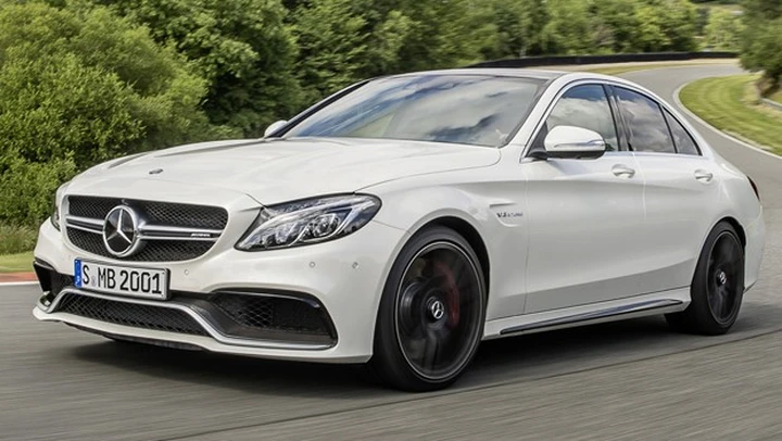 La Mercedes-AMG C 63 nei suoi primi video ufficiali