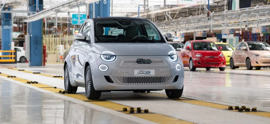 Mirafiori riapre i cancelli: Fiat 500 elettrica e Maserati tornano in produzione