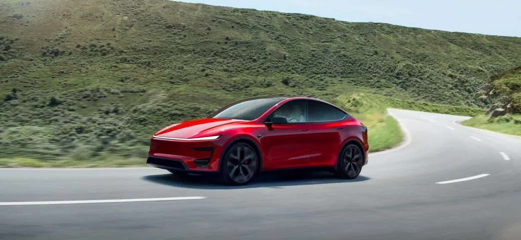 Tesla Model Y Performance, più potenza e tecnologia: i prezzi