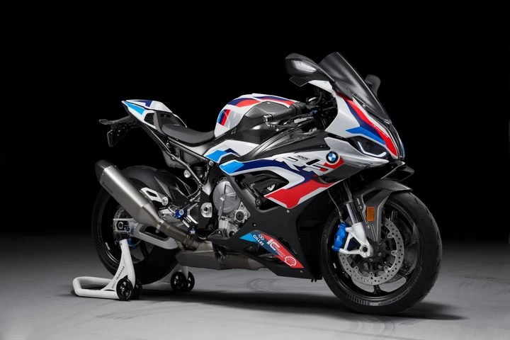 BMW M 1000 RR: la prima 