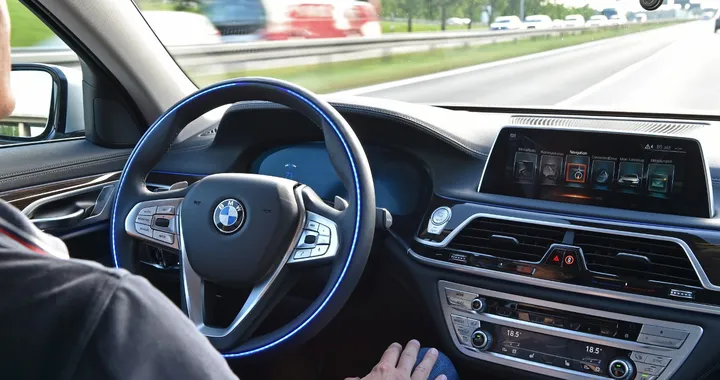 BMW a guida autonoma: primi modelli nel 2021