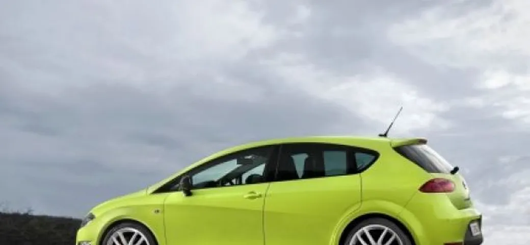 Seat Leon Cupra R: informazioni per il mercato italiano