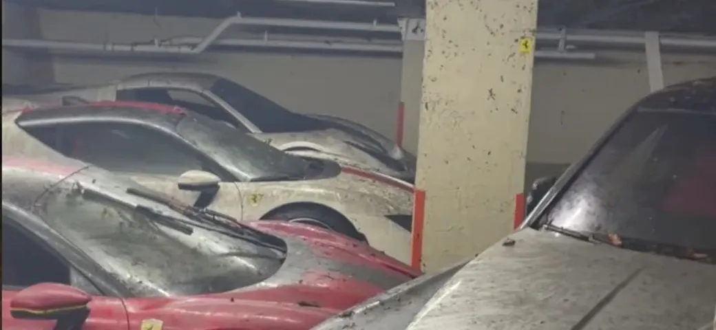 Tempesta in Florida: tante supercar danneggiate in un garage
