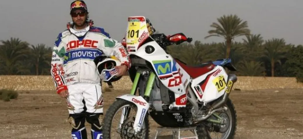 13 Aprilia RXV 4.5 Tuareg al via della prossima Dakar
