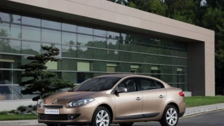 Dacia: nel 2011 una berlina derivata dalla Renault Fluence