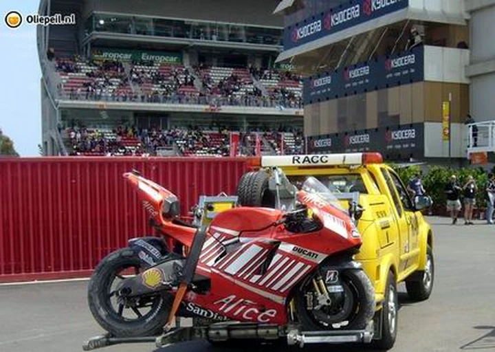 Foto del giorno: special Ducati artigianale?