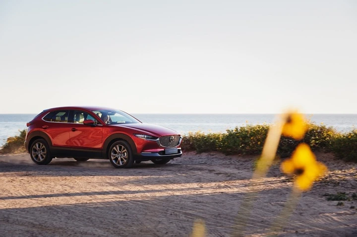 Mazda CX-30 2022: prezzi, novità, motori, allestimenti