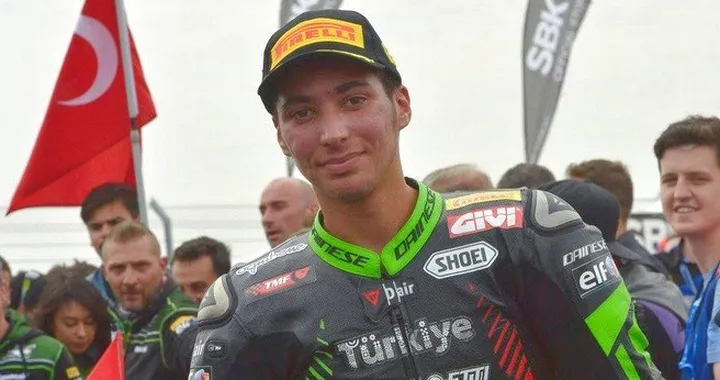 SBK: Razgatlioglu con Kawasaki Puccetti anche nel 2019