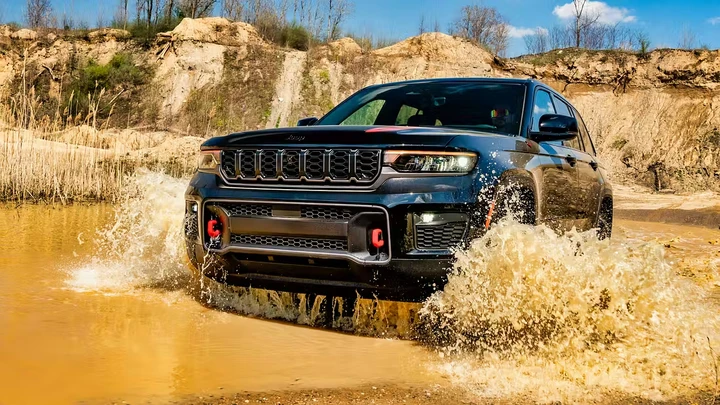 Jeep rilancia Grand Cherokee Trailhawk e Overland: ecco cosa cambia