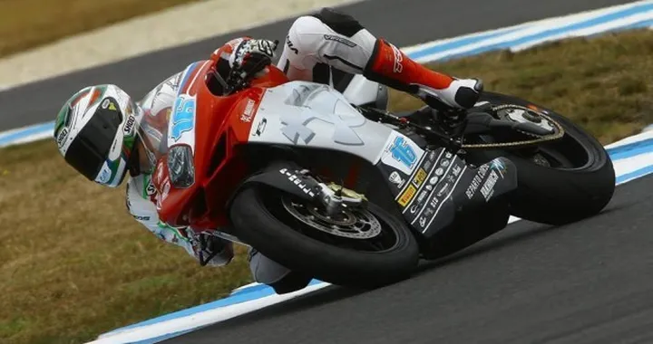 Supersport, Phillip Island: Cluzel regala il trionfo alla MV Agusta F3 [FOTO]