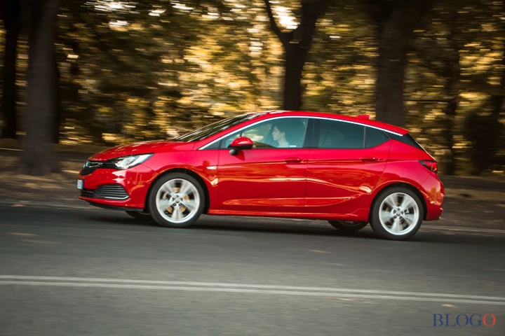 Opel Astra 1.6 T Dynamic OPC Line: la nostra video prova