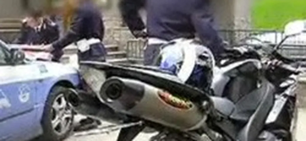 Alza targa motorizzato scoperto dalla stradale