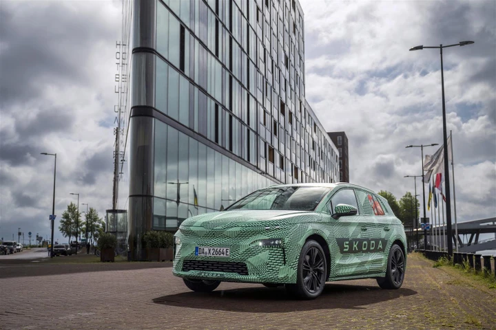 Skoda Elroq: tutto quello che sappiamo sul nuovo SUV elettrico erede della Karoq