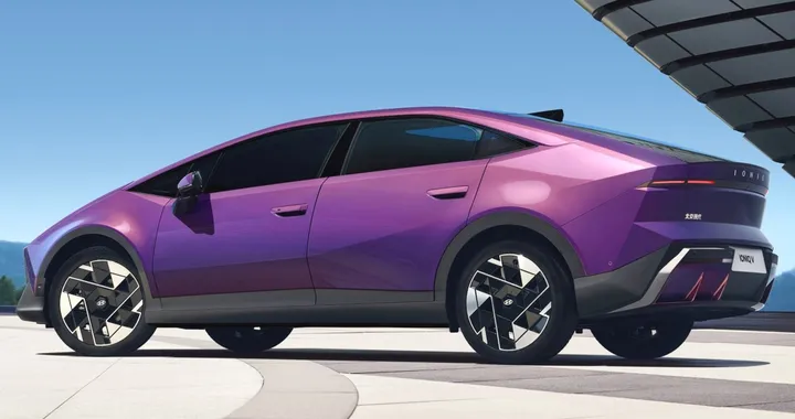 L'auto che sfida le elettriche cinesi: 650 km di autonomia a poco più di 15.000 euro