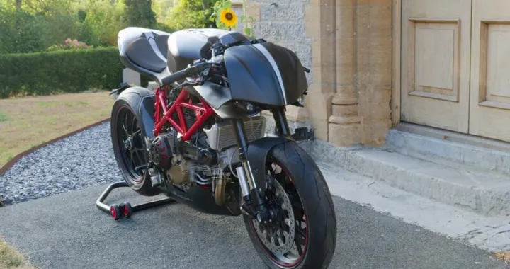 Ducati Raptor, la Hypermotard 1100S diventa una concept estrema