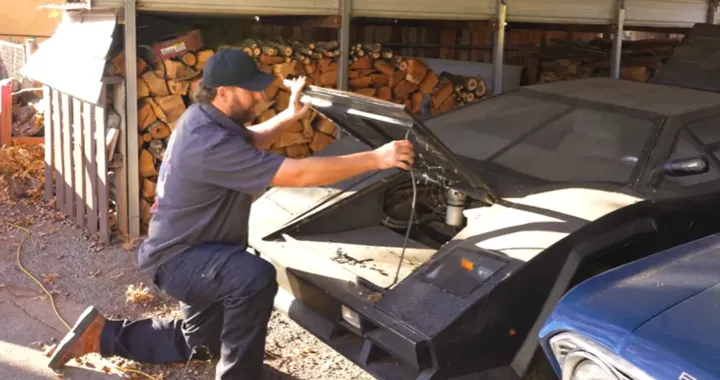 La replica della Lamborghini Countach si ferma dopo pochi km