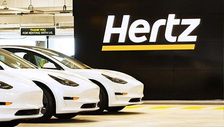 Amazon venderà le auto usate di Hertz: svolta nell'e-commerce