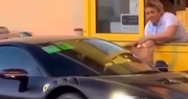 Charles Leclerc si consola al McDonald's dopo la delusione di Imola