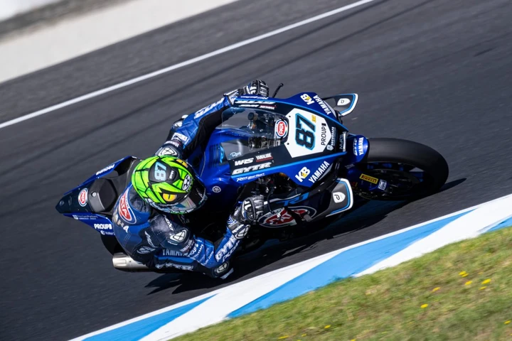 Yamaha R1 Superìbike 2025