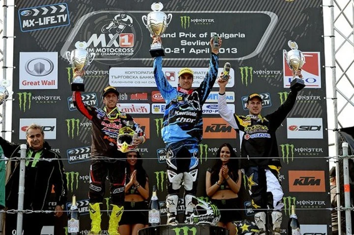 Motocross: Paulin vince in Bulgaria, 2° Cairoli, 3°Desalle. Ancora Herlings in MX2